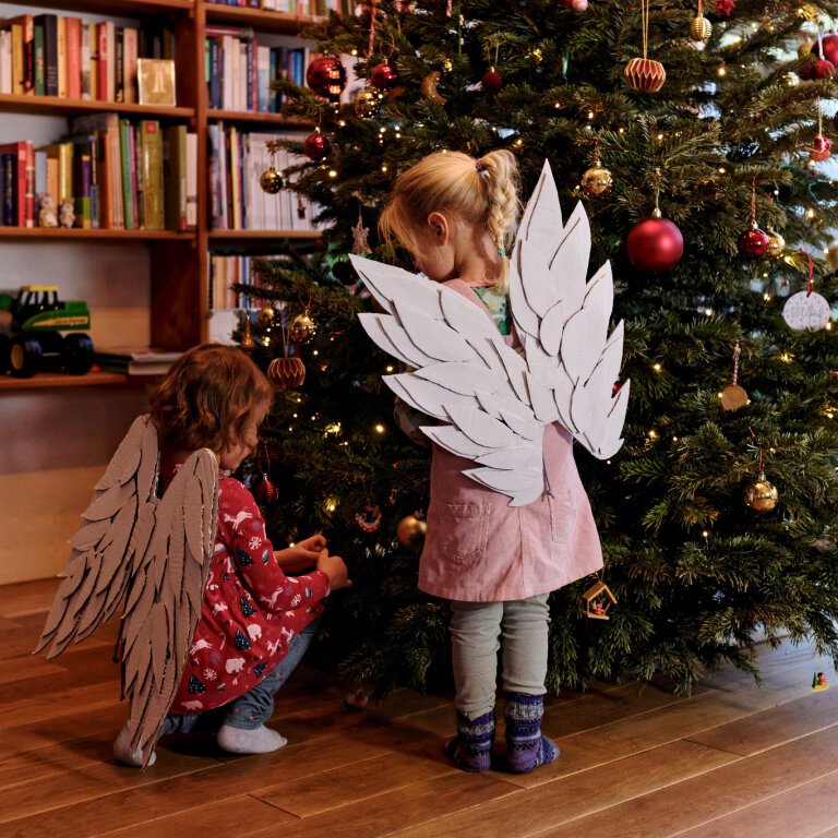 Engelsflügel Engel Pappe Papier basteln dreidimensional Winter Weihnachten Flügel
